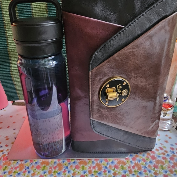 Elliot Lucca medium sized mixed grain/color leather clutch - Picture 4 of 13